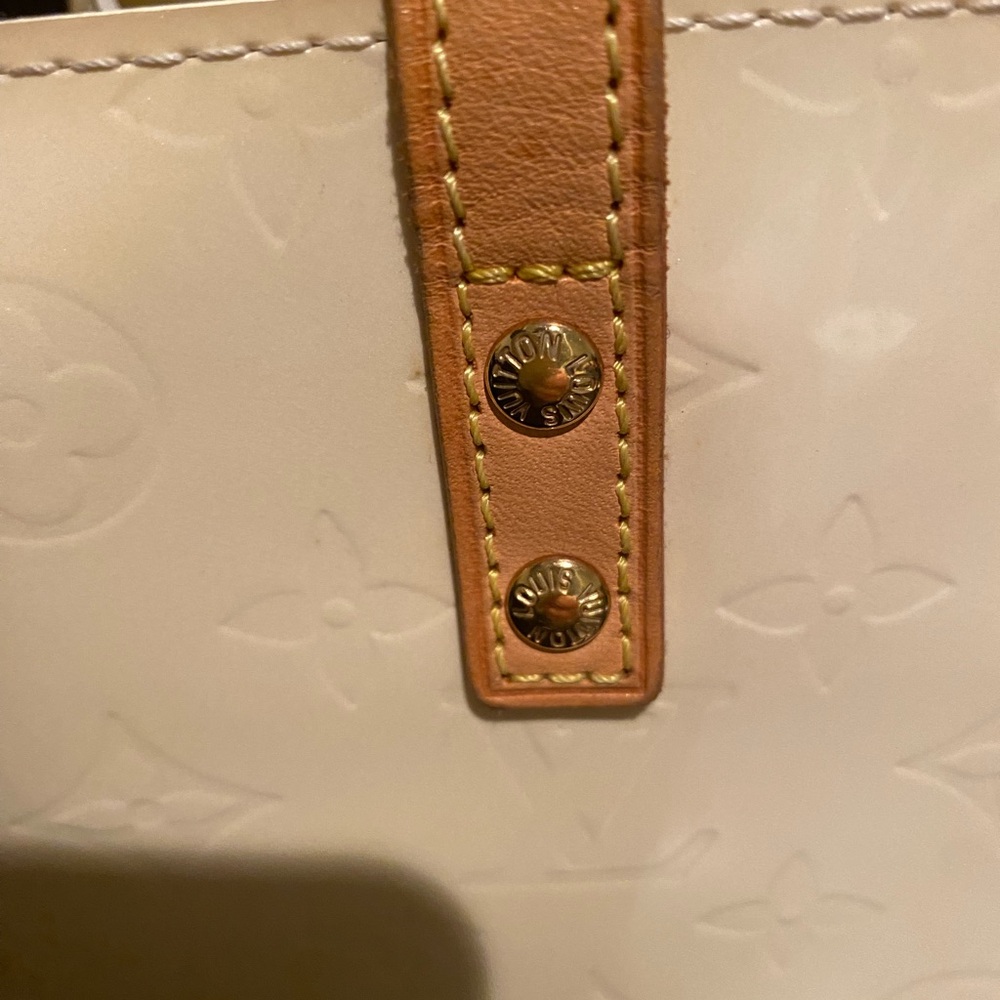 ✨ Louis Vuitton ✨ ~ Authentic ~ Vernis Reade PM Perle Top Handle/Mini Tote - Picture 5 of 16